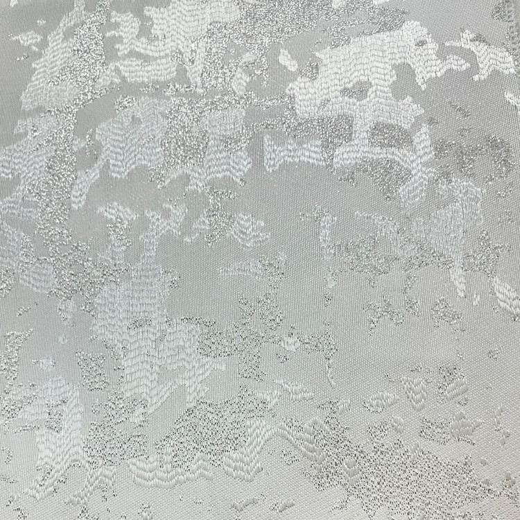 سفید نقره ای